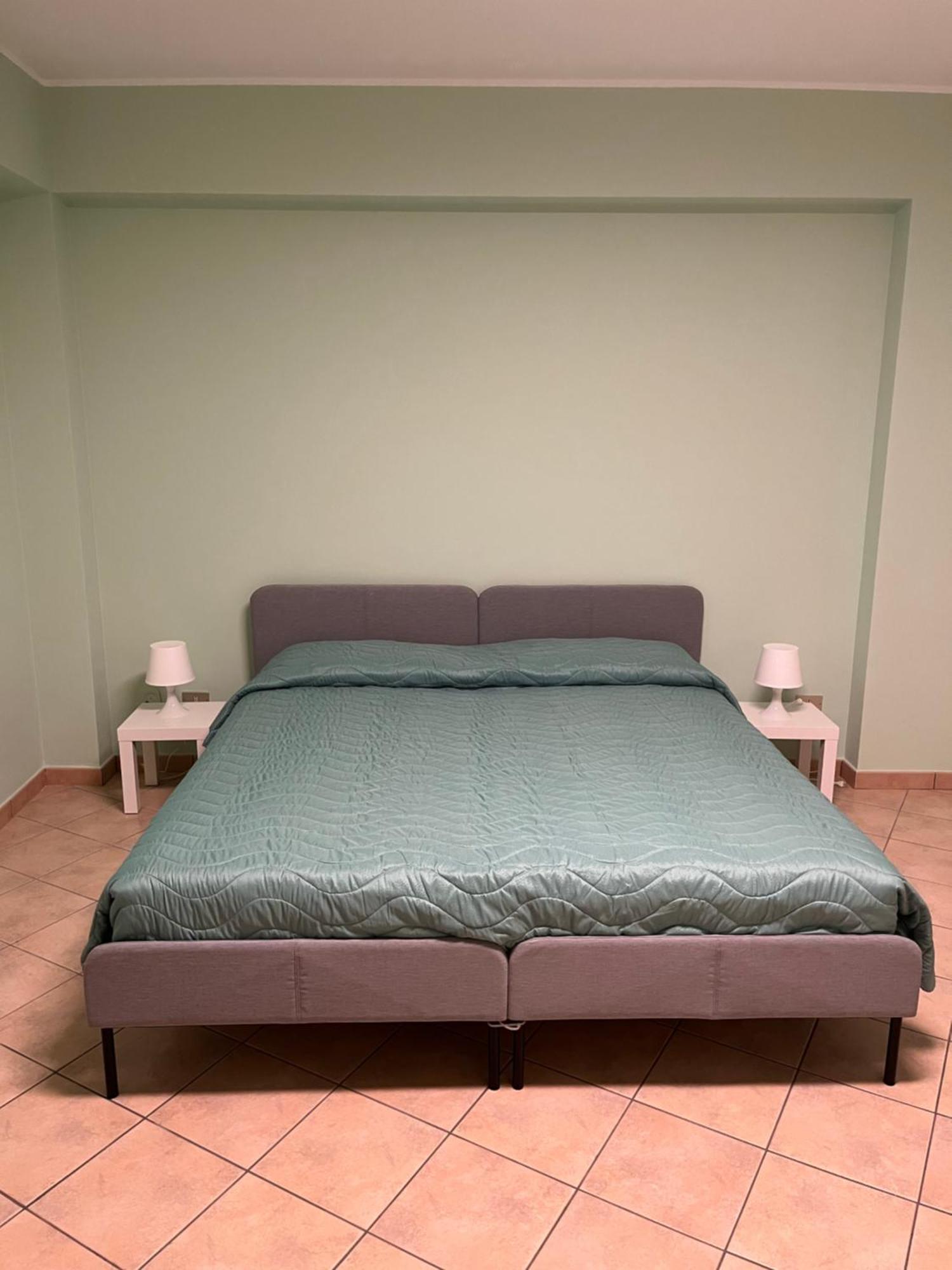 Casa Vacanza Donna Laura Barcellona Pozzo di Gotto Exterior foto